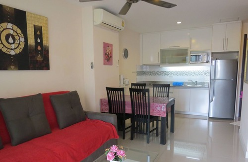 South Pattaya House | SUPER 404 LUXURY APARTMENT, QUIET, IN THE DINAMIQUE DISTRICT OF JOMTIEN.