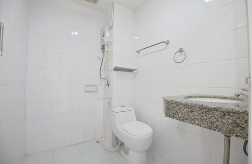 Thung Khru Hotel | Super OYO 498 Ladawan Villa