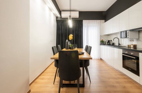 Kinosargous Apartment | Superb Athens Apartment | Apartment Kron | 3 Bedrooms | City View