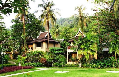 Ko Chang Resort | Superior Seaview Twin Bed near beach