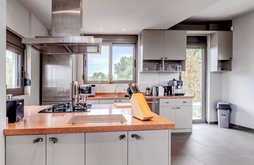 Agios Myronas Villa | Sustainable and self-sufficient eco-villa not far from Heraklion