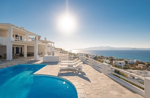 Maragas Villa | Sylorien Maisonette, Divine Sea Views, Furnished Terrace, Naxos