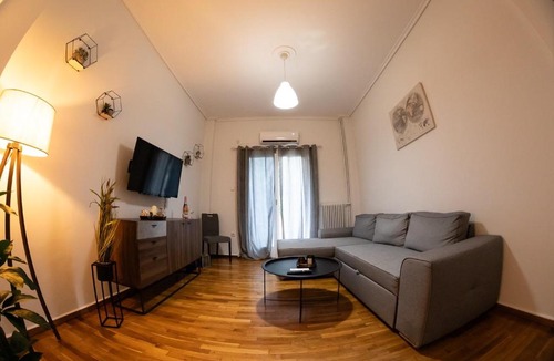 Nea Smirni Apartment | Sympatico Central Apartment in Athens