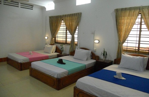 Taphul Village Area Hostel | Tara Boat Guesthouse