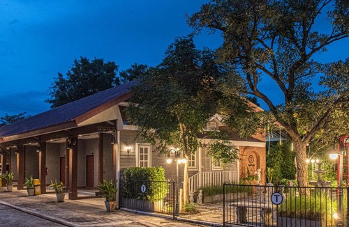 Pak Phraek Hotel | Tarnsiri Boutique Resort