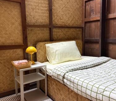 Mae Hong Son Apartment | TEAK HOUSE In TOWN