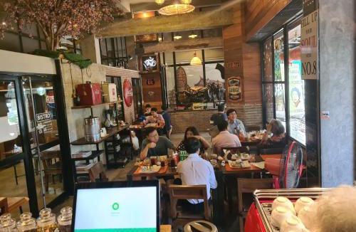 Phitsanulok Hotel | The 8 Factory Hotel Phitsanulok
