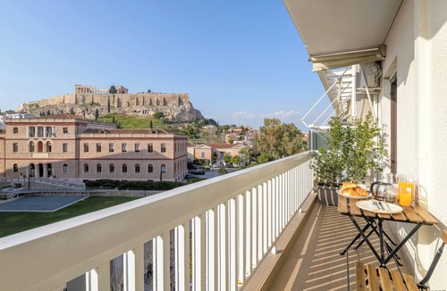 Anafiotika Apartment | The Acropolis Crown Residence