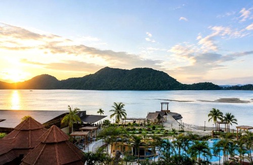 Klong Son Resort | The Aiyapura Koh Chang - Complimentary Paddleboarding