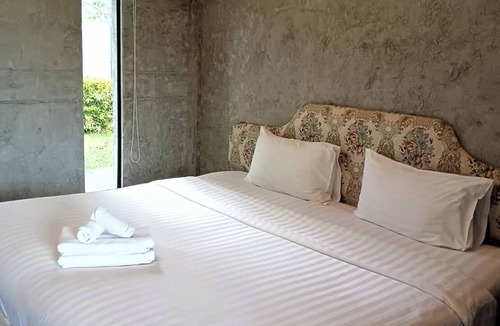 Phitsanulok Hotel | THE AIYARARIN RESORT