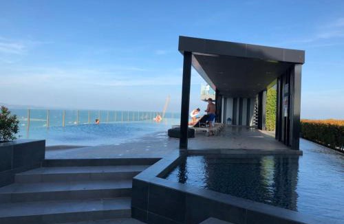 Pattaya Bay Apartment | The Base Central Pattaya