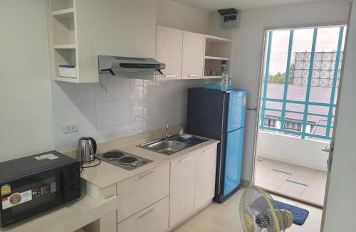 Ban Bang Saen Apartment | The Beach Bangsaen Condo 327-50