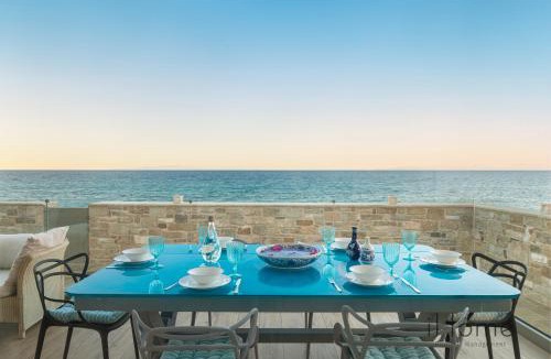 Agios Konstantinos Villa | The Beach House - Mansion with Swimming Pool