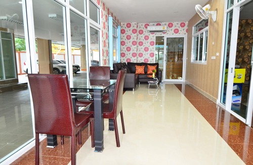 Mueang Samut Prakan District Hotel | The Best Place