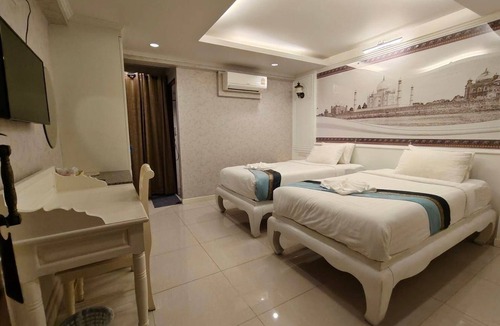 Thapae Hotel | The Boone Hotel
