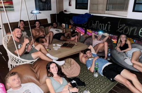 Chang Moi Hostel | The Cabin Backpackers Hostel & Bar