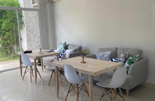 Nai Harn Apartment | The CHU cafe/guesthouse