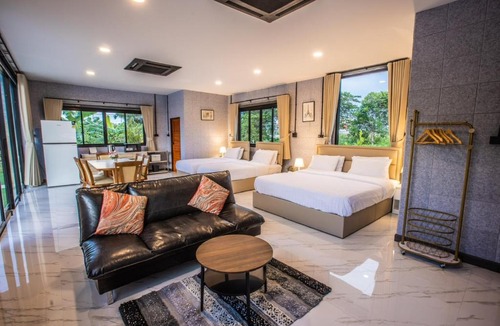 Nakhon Si Thammarat Villa | The Green Space