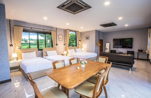 Nakhon Si Thammarat Villa | The Green Space
