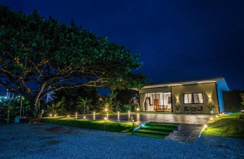 Nakhon Si Thammarat Villa | The Green Space - Private Garden Suit