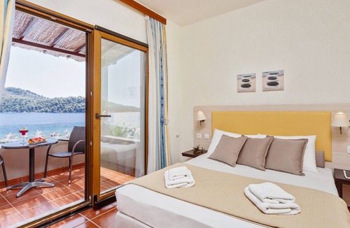 Panormos Hotel | The Ionisi
