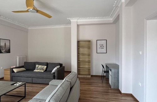 Glyfada Apartment | The Ioustinianou Residence