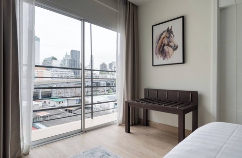 Ploenchit Hotel | The Legacy Hotel Nana Sukhumvit, Aspira Collection