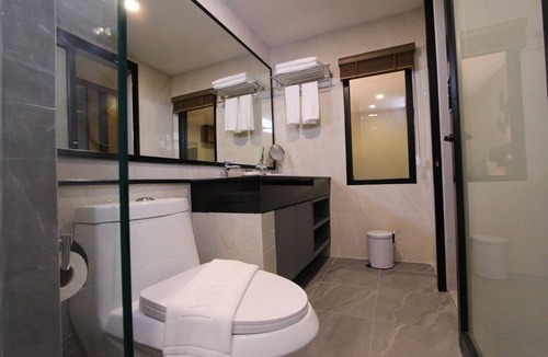 Bang Sao Thong Hotel | The Leisure Hotel