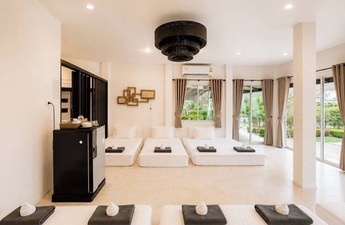 Koh Lan Resort | The Light House Resort - Kohlarn