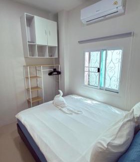 Chaloklum Apartment | The Little House