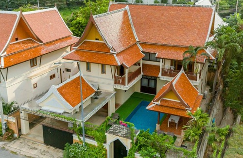 Jomtien House | The Midas Pool Villa 4BR Thai stye BBQ Terrace Phatumnak Hill
