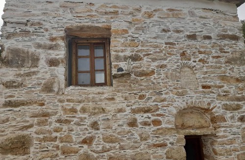 Ikaria House | The Moon's lounge