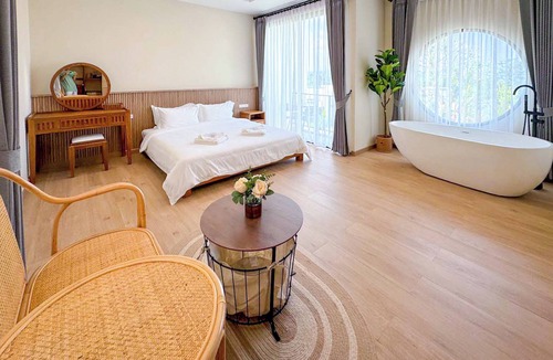 Khanong Phra Hotel | The Peak Hill Pool Villa