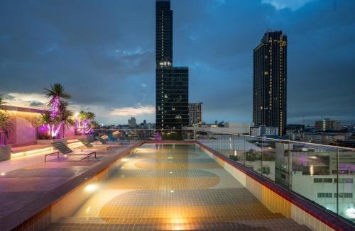 Thanon Phetchaburi Hotel | The Quarter Ratchathewi by UHG