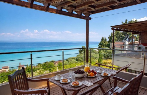 Kriopigi House | The Quite Blue villa