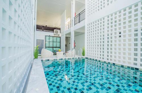 Thep Kasattri Hotel | The Rubber Hotel Phuket