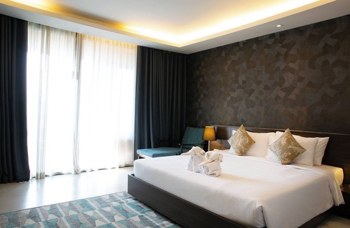 Suan Luang Resort | The Silver Palm Wellness Resort, Deluxe Double Room, 1 Xlarge Double Bed.