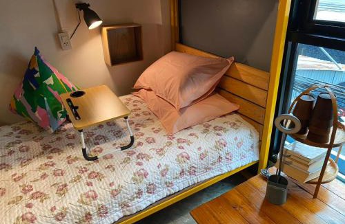 Thanon Phetchaburi Hostel | The Space Hometel - Women Only
