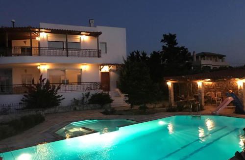Prasas Villa | The Three Graces - Villa with Private Pool, Jacuzzi & BBQ for up to 10 guests