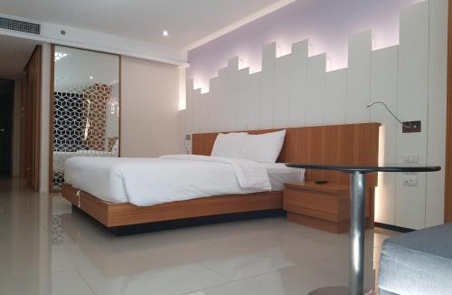 Pattaya Bay Hotel | The Whisper Hotel