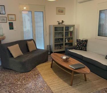 Salamis House | The White House - Aianteio