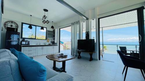 Baan Tai Apartment | The White House Beachfront Apartments