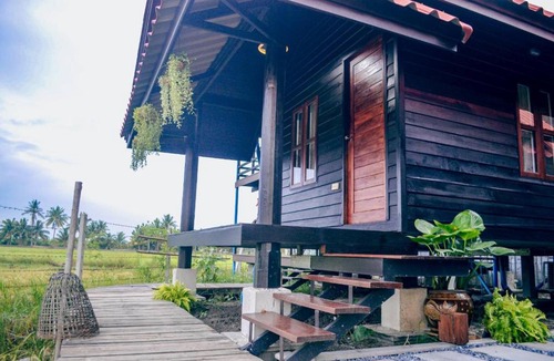 Suan Som House | The White House Homestay