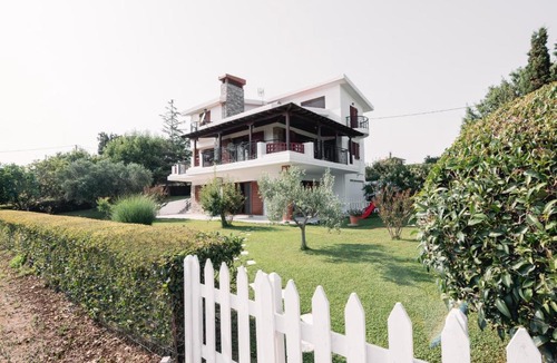Alexandroupoli Apartment | Theoni’s country house with garden and sea view