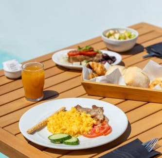 Megalochori Hotel | Thermes Luxury Villas by Mr and Mrs White