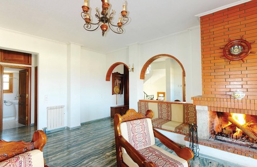 Assos-Lechaio House | This house near the beach is ideal for a family vacation or a time out with friends.