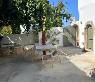 Sternes House | Tholos Cottage
