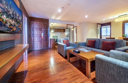 Lumphini Apartment | Three Bedroom Residence