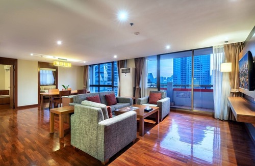 Lumphini Apartment | Three Bedroom Residence