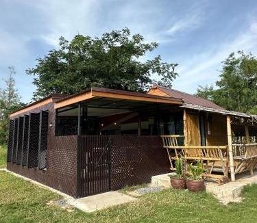 Phon House | Tiki hut rural Thailand